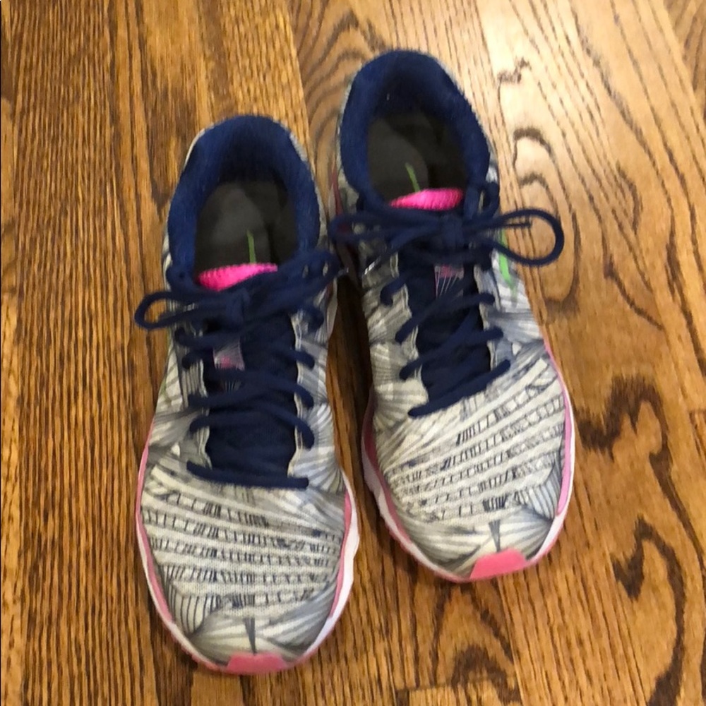 Mizuno Wave Paradox Running Shoes